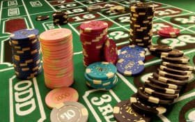 Live casino dealer profesional dan interaktif